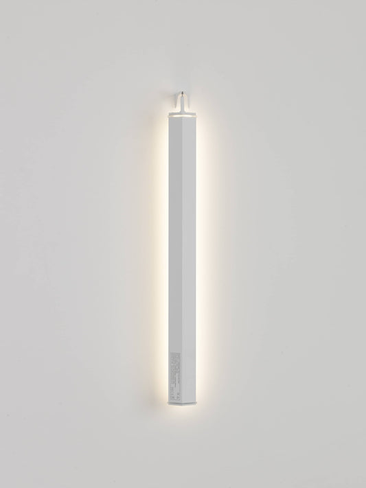 Светильник-карандаш Zafferano America с вертикальным настенным креплением