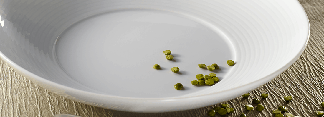 Corby Hall Duo Round Plate | Catalog Number: 010 0031 | Dimensions: 8 1/2 in (22 cm)