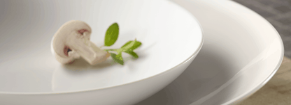 Corby Hall Saturno Coupe Round Plate | Catalog Number: 047 0030 | Dimensions: 8 1/4 in (21 cm)